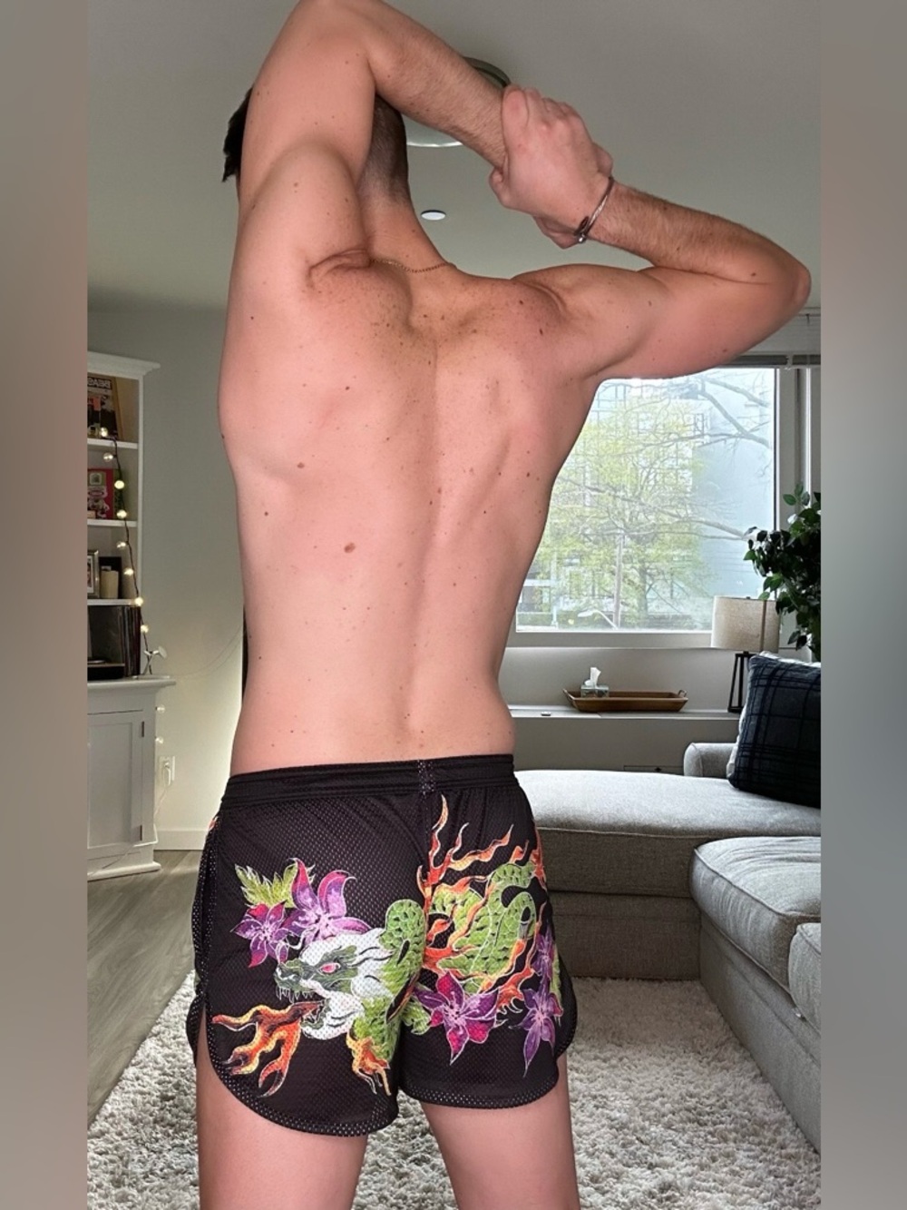 Skull & Bones | Hand Painted Mesh Shorts in Black (Medium) - Picture 14 of 16